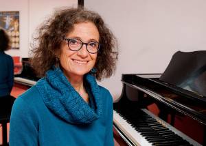 Barbara Noe, Dozentin des Freiburger Instituts für Musikermedizin, unterrichtet bei clariMondo.