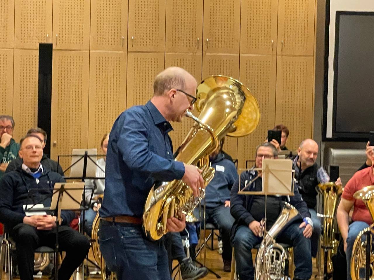 Der weltweit renommierte Tubasolist Oystein Baadsvik ist Dozent beim Blechrausch, dem Festival für Blechbläser der BDB Musikakademie Staufen.